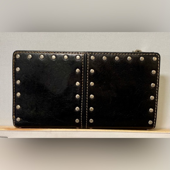 Michael Kors Astor Black Leather Silver Studs Wallet Large Zip pocket Slim.
